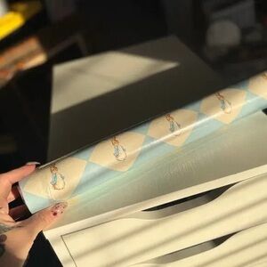 Elegant Cream and Blue Wallpaper